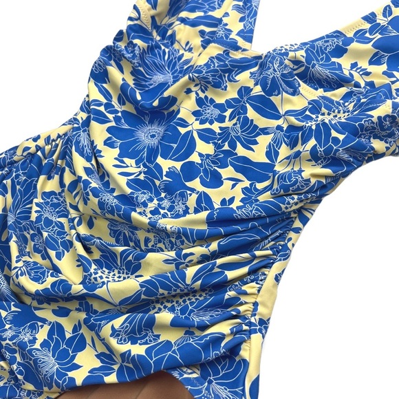 J.CREW Women's Ruched Blue Floral One-Piece Swimsuit In Size 8 - Picture 2 of 5